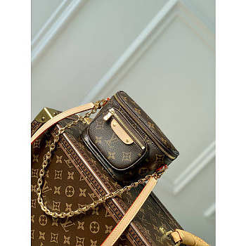 Louis Vuitton Mini Bumbag-17 X 12 X 9.5CM