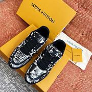LV Trainer Comic Motifs Black White - 3