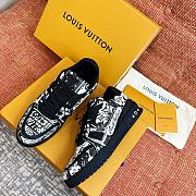 LV Trainer Comic Motifs Black White - 6