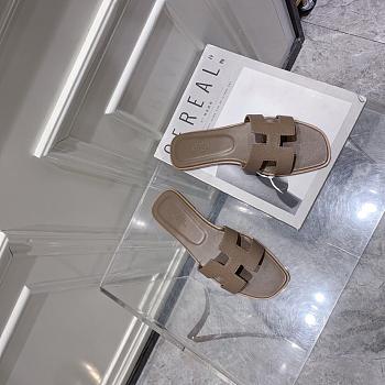 Hermes Oran sandal chocolate