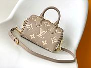 Louis Vuitton LV Speedy Bandoulière 20 beige   Size 20.5 x 13.5 x 12 cm - 4