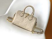 Louis Vuitton LV Speedy Bandoulière 20 nude Size 20.5 x 13.5 x 12 cm - 4