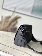 Men bag LV small messenger bag M24769 Size: 22 × 16.5 × 7 cm - 4