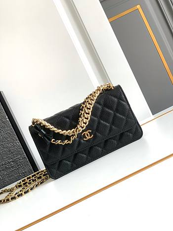 CHANEL24s black gold size 20cm