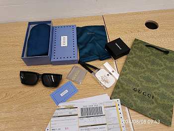 Gucci GG1529S rectangular sunglasses