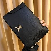 Louis Vuitton Men bag black - size 28x18x3cm - 5