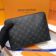 LV Louis Vuitton's new pouch clutch M60417 - 21.0 x 27.0 x 5.0 cm - 6