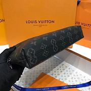 LV Louis Vuitton's new pouch clutch M60417 - 21.0 x 27.0 x 5.0 cm - 5
