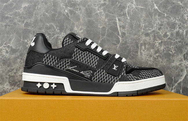  Louis Vuitton Trainer black full box with LV box - 1