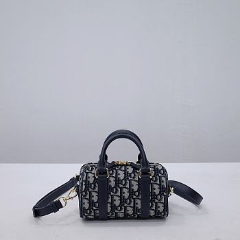 Dior Groove 16 Mini Bag - size 16 x 11 x 8 cm