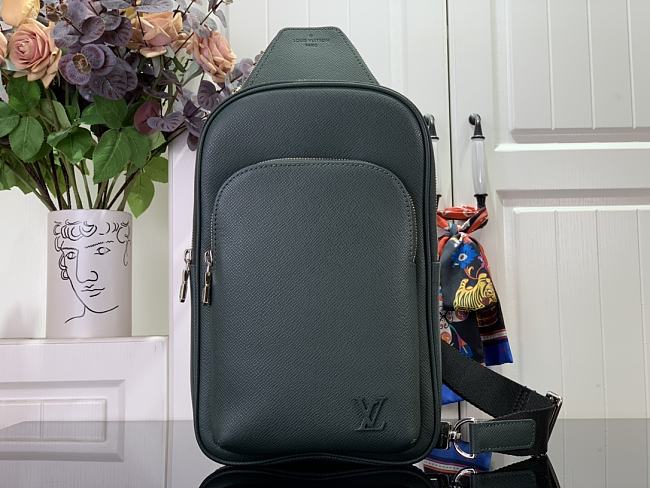 LV Avenue M30973 - Size:20x31x7cm - 1