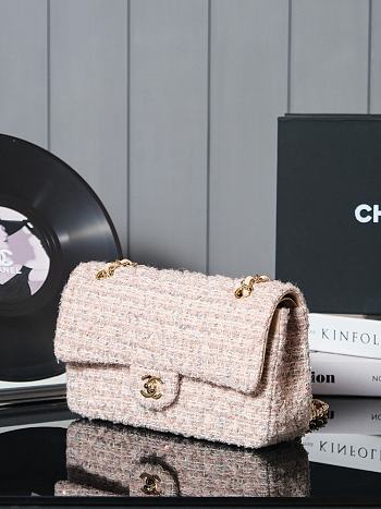 Chanel 24B pink sequined size 11*16*5.5 cm