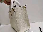Louis Vuitton Onthego PM White Leather Bag size  25*19*11.5cm - 5