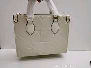 Louis Vuitton Onthego PM White Leather Bag size  25*19*11.5cm - 4