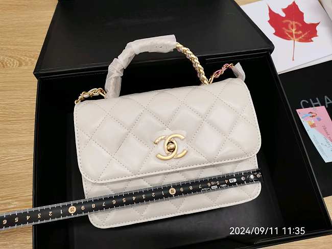 Chanel Handbag White 22CM AS3908 - 1