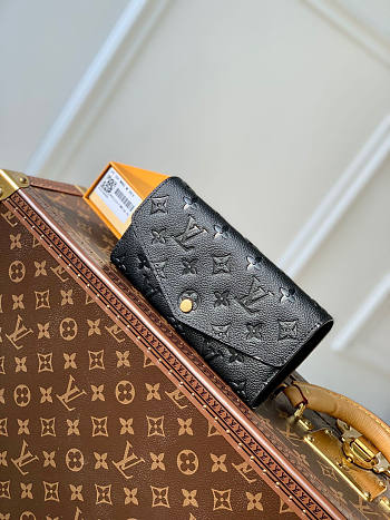 LV wallet black size 19cm