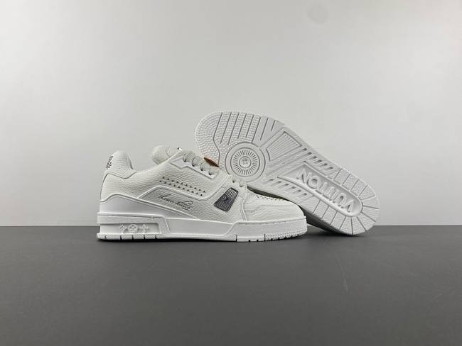 LV trainer all white leathe - 1