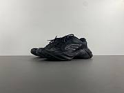 Balenciaga  Monday leather sneakers in black - 6