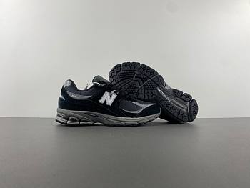 New Balance black and gray - M2002RR1