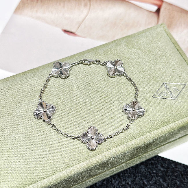 Van Cleef & Arpels Women's Natural Vintage Alhambra 18ct White-gold 5 Motifs Bracelet - VCARP9XE00  - 1
