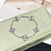Van Cleef & Arpels Women's Natural Vintage Alhambra 18ct White-gold 5 Motifs Bracelet - VCARP9XE00  - 1