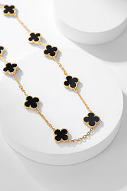 Van Cleef & Arpels Vintage Alhambra necklace Gold Tone In Black 10 motifs - VCARA42700  - 3