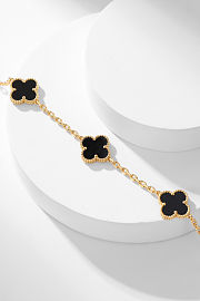 Van Cleef & Arpels Vintage Alhambra necklace Gold Tone In Black 10 motifs - VCARA42700  - 4