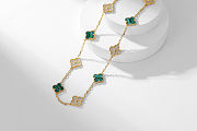 Van Cleef & Arpels Vintage Alhambra Necklace Gold Tone In Green 10 motifs - 2