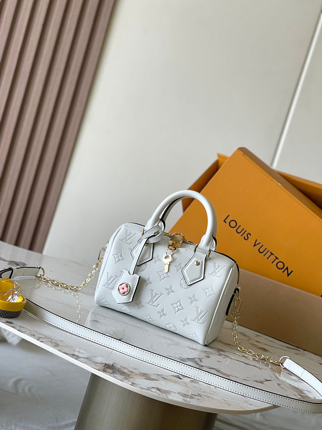 LV Speedy Bandoulière 20 White - M11276 - size: 20.5 x 13.5 x 12cm - 1
