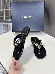 Chanel Thongs Lambskin & metal Black  - 2