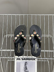 Chanel Thongs Lambskin & metal Black  - 5