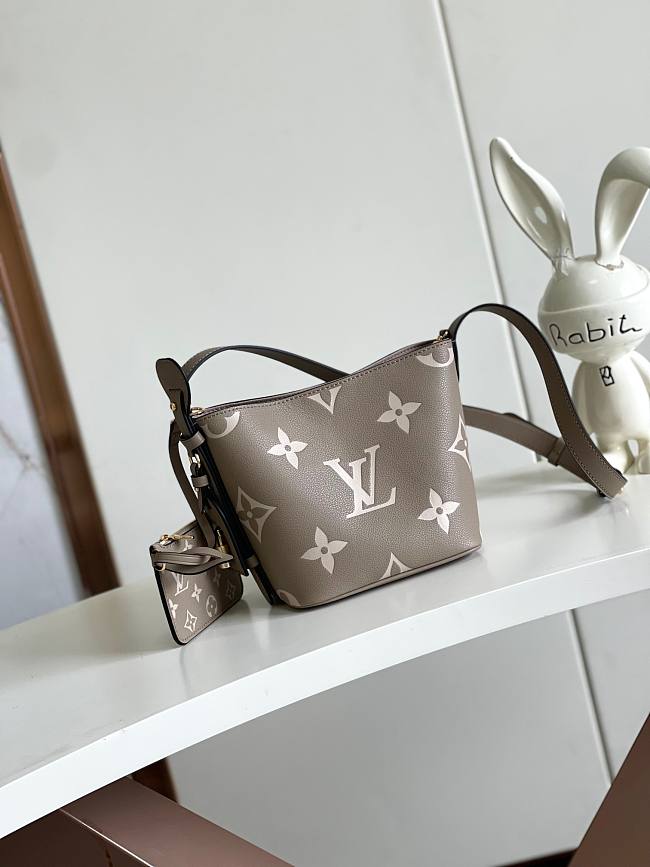 LV All In BB Taupe Gray - M13045 - size: 18 x 12 x 16 cm - 1