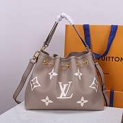 LV Bundle Bag Grey - size: 28 x 20 x 11.5cm - 3