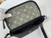 LV Pulse Bag Black - M12618 - size: 22.5x16x5cm (Length x Height x Width) - 2