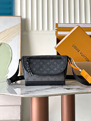LV Pulse Messenger Bag Black - M12681 - Size: 26.6x17x11cm  - 1