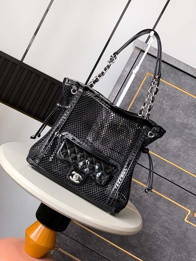 CHANEL Classic Flap mesh shoulder bag - size: 26x28X9 cm - 1