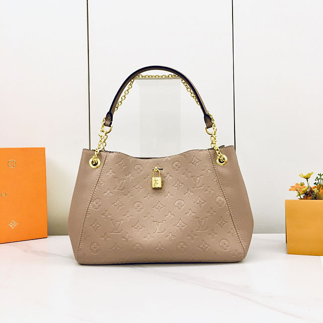 LV Anytime PM - size: 20 x 13 x 34 cm - 1