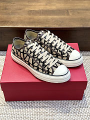Valentino Garavani Toile Iconographe-print low-top sneakers - 3