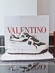 Valentino Garavani One Stud XL low-top sneakers - 5