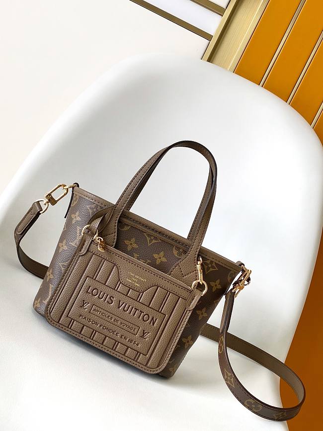 Neverfull Bandoulière Inside Out BB Small Size - 14 x 9 x 24 cm - 1