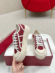 Gucci Women's chunky trainer - 5