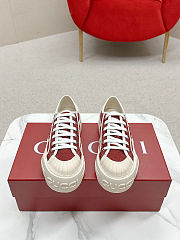 Gucci Women's chunky trainer - 4