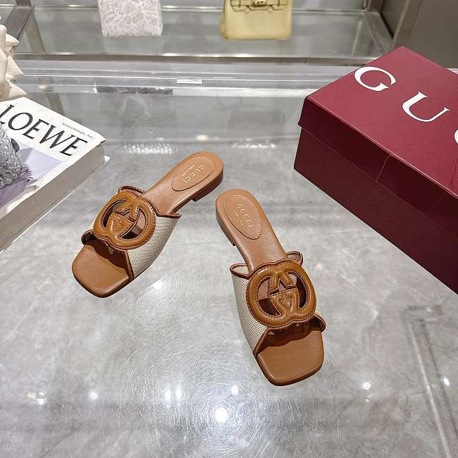 Gucci Women's Interlocking G slide sandal - 1