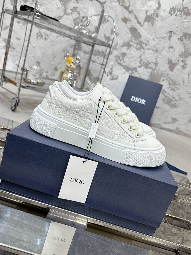 B33 Spin Sneaker White Grained Calfskin  - 1