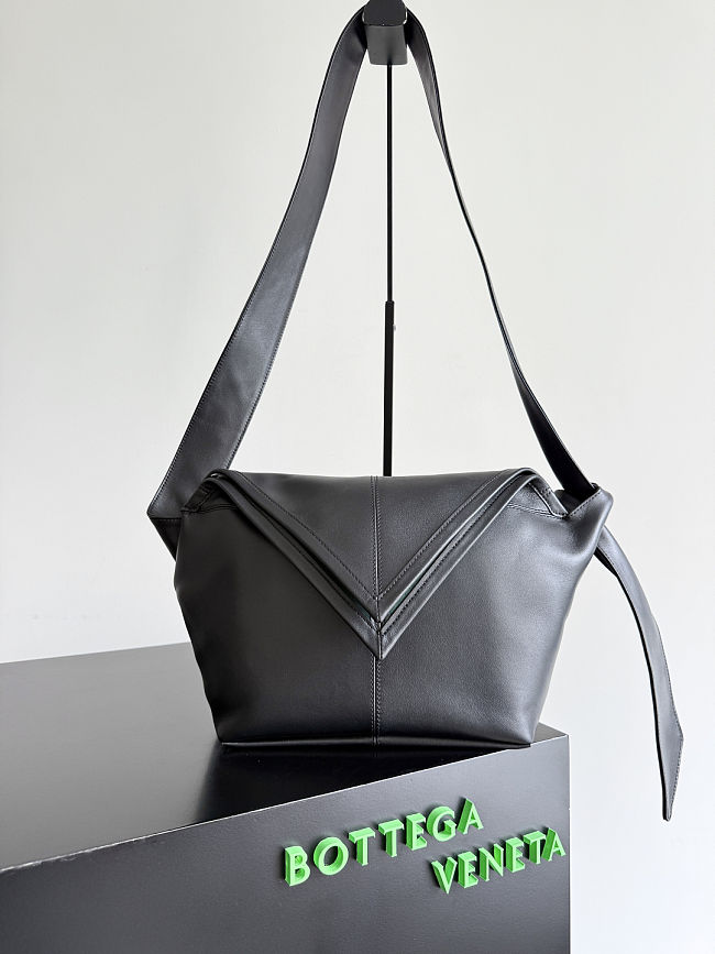 Bottega Veneta Men Small Sawyer in Black - size: 25 x 17 x 12cm - 1