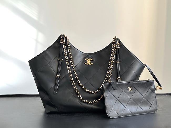 Chanel Maxi Shopping Bag - size: 31x47x11cm - 1