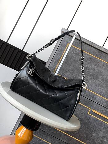 CHANEL Medium Ultimate Soft Tote Black - size 30x20x12cm