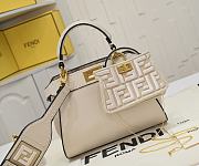 Fendi Peekaboo I See U medium handbag white - size: 23cm - 2