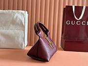 Gucci Softbit shoulder bag in red - size: 27.5 x 21 x 16cm - 2