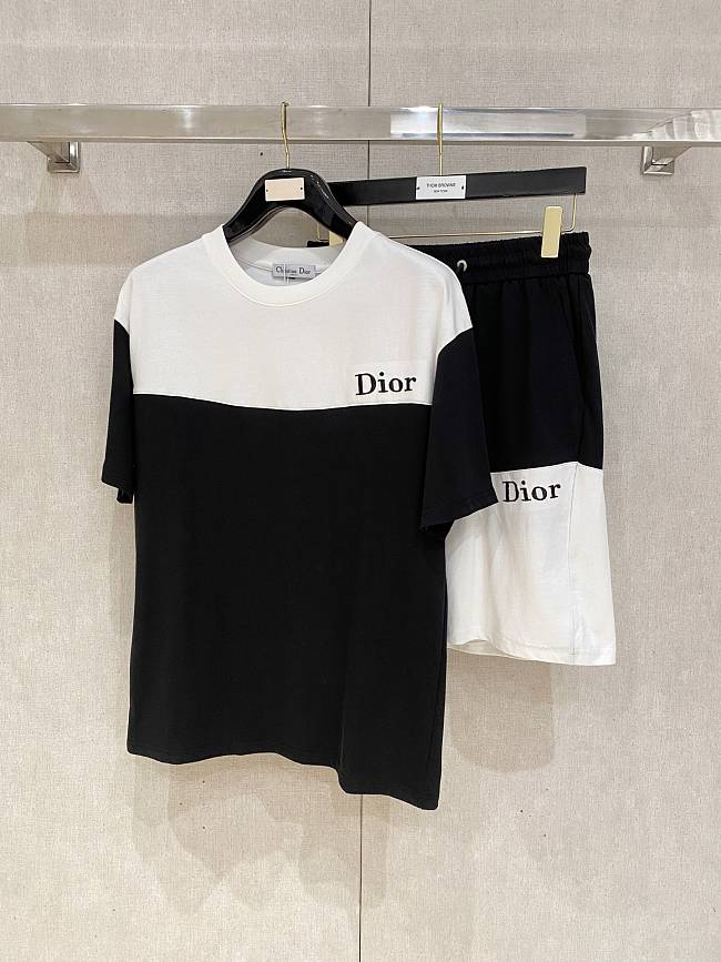 Dior round neck short-sleeved shorts suit - 1